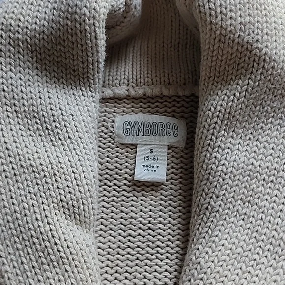 GUC button down sweater size 5-6 - Picture 2 of 5